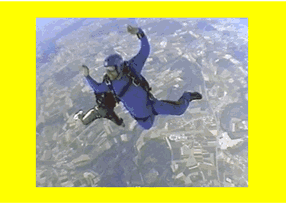 S'envoyer en l'air grâce au Parachutisme, c'est cool !!! Click ici pour voir des photos...